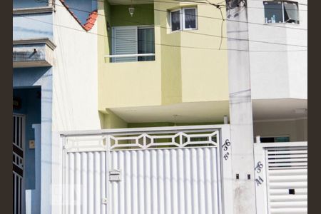 Casa à venda com 100m², 3 quartos e 1 vaga Casa à venda com 100m², 3 quartos e 1 vagaFachada