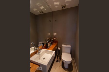 Apartamento à venda com 178m², 4 quartos e 3 vagas Apartamento à venda com 178m², 4 quartos e 3 vagasLavabo