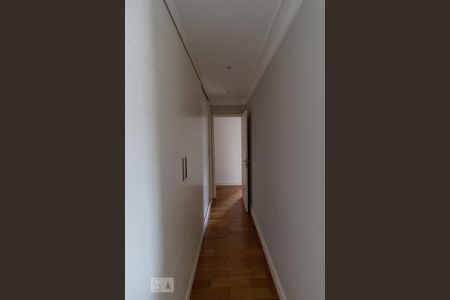 Apartamento à venda com 178m², 4 quartos e 3 vagas Apartamento à venda com 178m², 4 quartos e 3 vagasCloset da Suíte 1