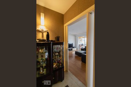 Apartamento à venda com 178m², 4 quartos e 3 vagas Apartamento à venda com 178m², 4 quartos e 3 vagasHall de Entrada