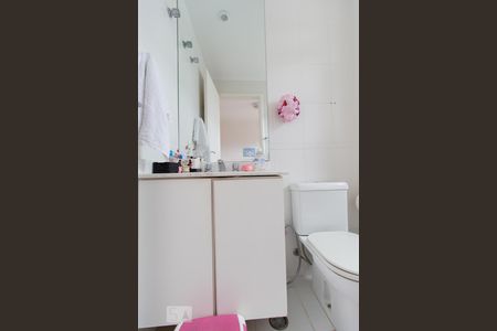 Apartamento à venda com 178m², 4 quartos e 3 vagas Apartamento à venda com 178m², 4 quartos e 3 vagasBanheiro da Suíte 2