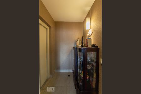 Apartamento à venda com 178m², 4 quartos e 3 vagas Apartamento à venda com 178m², 4 quartos e 3 vagasHall de Entrada