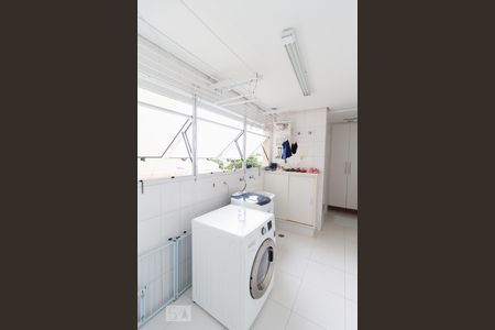 Apartamento à venda com 178m², 4 quartos e 3 vagas Apartamento à venda com 178m², 4 quartos e 3 vagasÁrea de Serviço