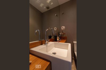 Apartamento à venda com 178m², 4 quartos e 3 vagas Apartamento à venda com 178m², 4 quartos e 3 vagasLavabo