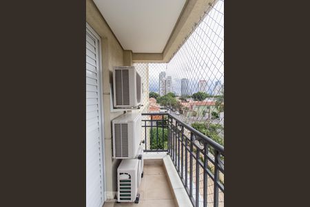 Apartamento à venda com 178m², 4 quartos e 3 vagas Apartamento à venda com 178m², 4 quartos e 3 vagasVaranda da Suíte 1