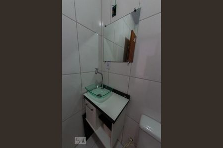 Banheiro de casa para alugar com 1 quarto, 35m² em Glória, Porto Alegre