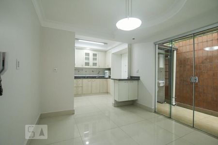 Casa de condomínio para alugar com 170m², 3 quartos e 2 vagas Casa de condomínio para alugar com 170m², 3 quartos e 2 vagasCozinha
