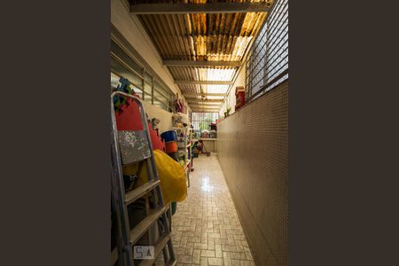 Casa à venda com 385m², 4 quartos e 5 vagas Casa à venda com 385m², 4 quartos e 5 vagasQuintal