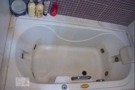Apartamento à venda com 185m², 4 quartos e 3 vagas Apartamento à venda com 185m², 4 quartos e 3 vagasBanheiro da Suíte