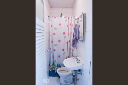 Apartamento à venda com 185m², 4 quartos e 3 vagas Apartamento à venda com 185m², 4 quartos e 3 vagasBanheiro de Serviço