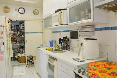 Apartamento à venda com 185m², 4 quartos e 3 vagas Apartamento à venda com 185m², 4 quartos e 3 vagasCozinha