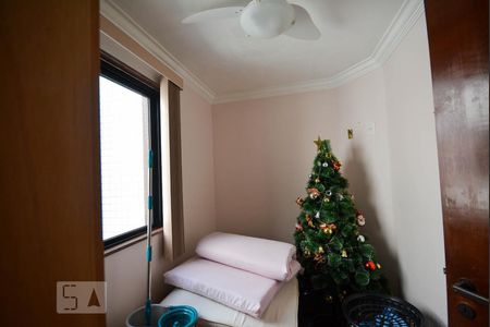 Apartamento à venda com 385m², 4 quartos e 5 vagas Apartamento à venda com 385m², 4 quartos e 5 vagasQuarto de Serviço