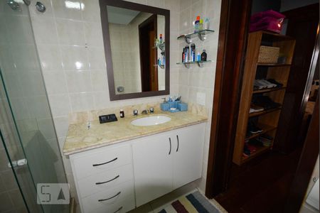 Apartamento à venda com 385m², 4 quartos e 5 vagas Apartamento à venda com 385m², 4 quartos e 5 vagasBanheiro Suíte 2
