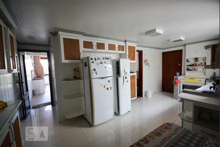 Apartamento à venda com 385m², 4 quartos e 5 vagas Apartamento à venda com 385m², 4 quartos e 5 vagasCozinha