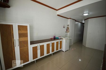 Apartamento à venda com 385m², 4 quartos e 5 vagas Apartamento à venda com 385m², 4 quartos e 5 vagasÁrea de Serviço