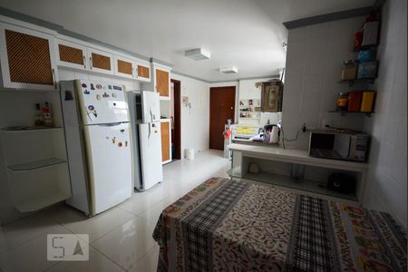 Apartamento à venda com 385m², 4 quartos e 5 vagas Apartamento à venda com 385m², 4 quartos e 5 vagasCozinha