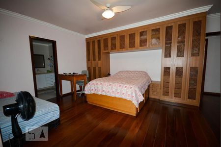 Apartamento à venda com 385m², 4 quartos e 5 vagas Apartamento à venda com 385m², 4 quartos e 5 vagasSuíte 1