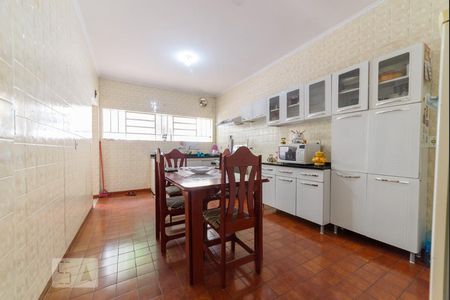 Casa à venda com 400m², 2 quartos e 2 vagas Casa à venda com 400m², 2 quartos e 2 vagasCozinha