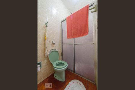 Casa à venda com 400m², 2 quartos e 2 vagas Casa à venda com 400m², 2 quartos e 2 vagasBanheiro Social