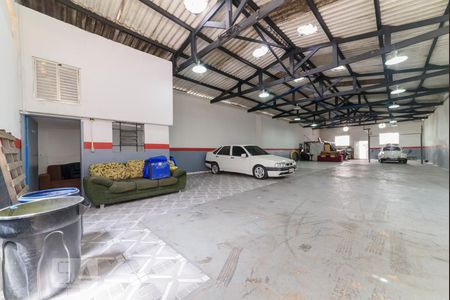 Casa à venda com 400m², 2 quartos e 2 vagas Casa à venda com 400m², 2 quartos e 2 vagasGalpão Fundos