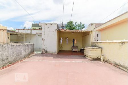 Casa à venda com 400m², 2 quartos e 2 vagas Casa à venda com 400m², 2 quartos e 2 vagasÁrea Externa