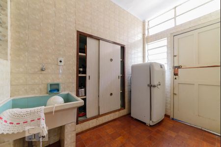 Casa à venda com 400m², 2 quartos e 2 vagas Casa à venda com 400m², 2 quartos e 2 vagasÁrea de Serviço