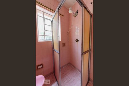 Casa à venda com 400m², 2 quartos e 2 vagas Casa à venda com 400m², 2 quartos e 2 vagasBanheiro