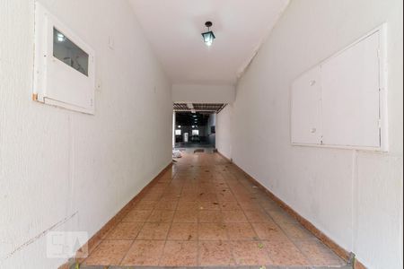 Casa à venda com 400m², 2 quartos e 2 vagas Casa à venda com 400m², 2 quartos e 2 vagasGaragem