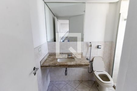 Apartamento à venda com 90m², 2 quartos e 2 vagas Apartamento à venda com 90m², 2 quartos e 2 vagasBanheiro da Suíte 1