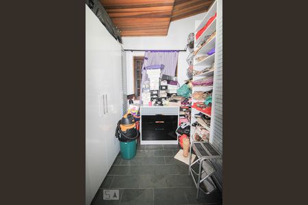 Casa à venda com 220m², 4 quartos e 2 vagas Casa à venda com 220m², 4 quartos e 2 vagascloset quarto 1