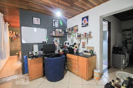 Casa à venda com 220m², 4 quartos e 2 vagas Casa à venda com 220m², 4 quartos e 2 vagasQuarto 4
