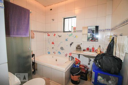 Casa à venda com 220m², 4 quartos e 2 vagas Casa à venda com 220m², 4 quartos e 2 vagasBanheiro Quarto 1