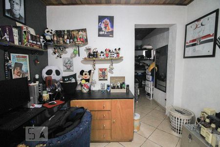 Casa à venda com 220m², 4 quartos e 2 vagas Casa à venda com 220m², 4 quartos e 2 vagasQuarto 4