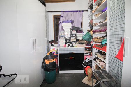 Casa à venda com 220m², 4 quartos e 2 vagas Casa à venda com 220m², 4 quartos e 2 vagascloset quarto 1