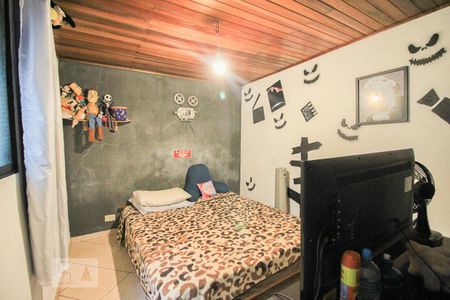 Casa à venda com 220m², 4 quartos e 2 vagas Casa à venda com 220m², 4 quartos e 2 vagasQuarto 4