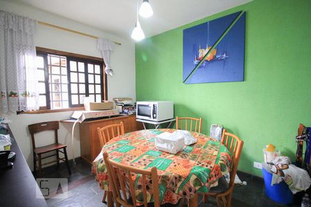 Casa à venda com 220m², 4 quartos e 2 vagas Casa à venda com 220m², 4 quartos e 2 vagasCozinha