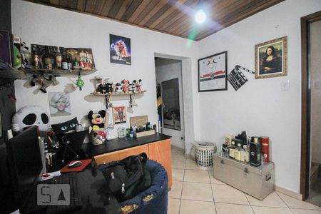 Casa à venda com 220m², 4 quartos e 2 vagas Casa à venda com 220m², 4 quartos e 2 vagasQuarto 4