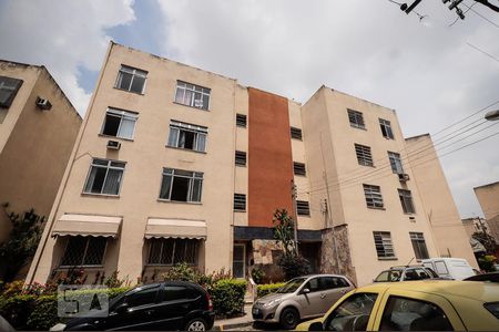 Apartamento à venda com 49m², 2 quartos e 1 vaga Apartamento à venda com 49m², 2 quartos e 1 vagaFachada do bloco