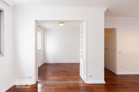 Sala de apartamento para alugar com 2 quartos, 87m² em Indianópolis, São Paulo