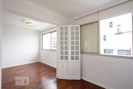 Sala de apartamento para alugar com 2 quartos, 87m² em Indianópolis, São Paulo