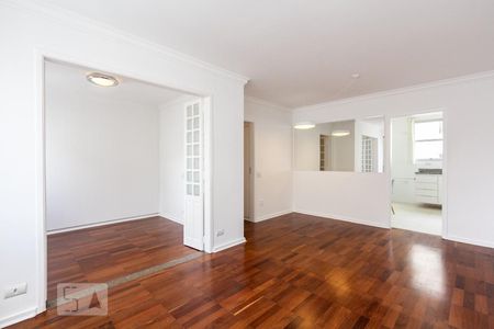 Sala de apartamento para alugar com 2 quartos, 87m² em Indianópolis, São Paulo