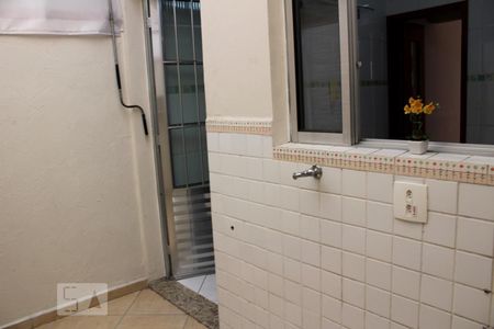 Casa de condomínio à venda com 69m², 2 quartos e 1 vagaárea de serviço