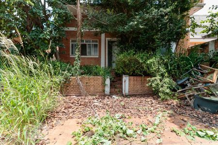 Casa para alugar com 450m², 5 quartos e 1 vagaCasa fundos