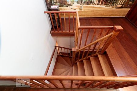 Casa para alugar com 450m², 5 quartos e 1 vagaEscada