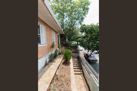 Casa para alugar com 450m², 5 quartos e 1 vagaFachada