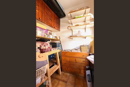 Casa à venda com 170m², 3 quartos e 2 vagas Casa à venda com 170m², 3 quartos e 2 vagasQuarto de Serviço