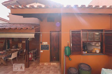 Casa à venda com 170m², 3 quartos e 2 vagas Casa à venda com 170m², 3 quartos e 2 vagasVista da Suíte