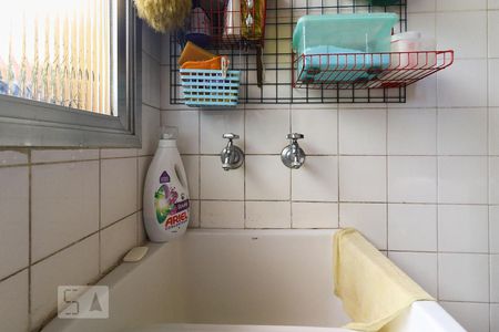 Casa à venda com 170m², 3 quartos e 2 vagas Casa à venda com 170m², 3 quartos e 2 vagasÁrea de Serviço