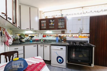 Casa à venda com 170m², 3 quartos e 2 vagas Casa à venda com 170m², 3 quartos e 2 vagasCozinha