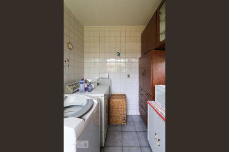 Casa à venda com 170m², 3 quartos e 2 vagas Casa à venda com 170m², 3 quartos e 2 vagasÁrea de Serviço